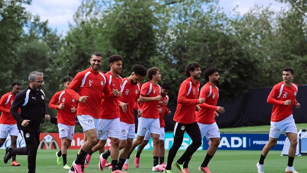منتخب مصر يستعد لمواجهة أستراليا بتدريبات علاجية لصلاح ومنعم وفتوح